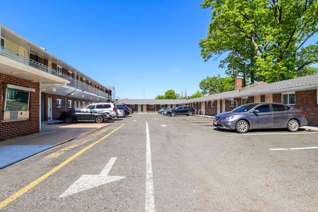 Americas Best Value Inn Avenel Woodbridge Exterior foto