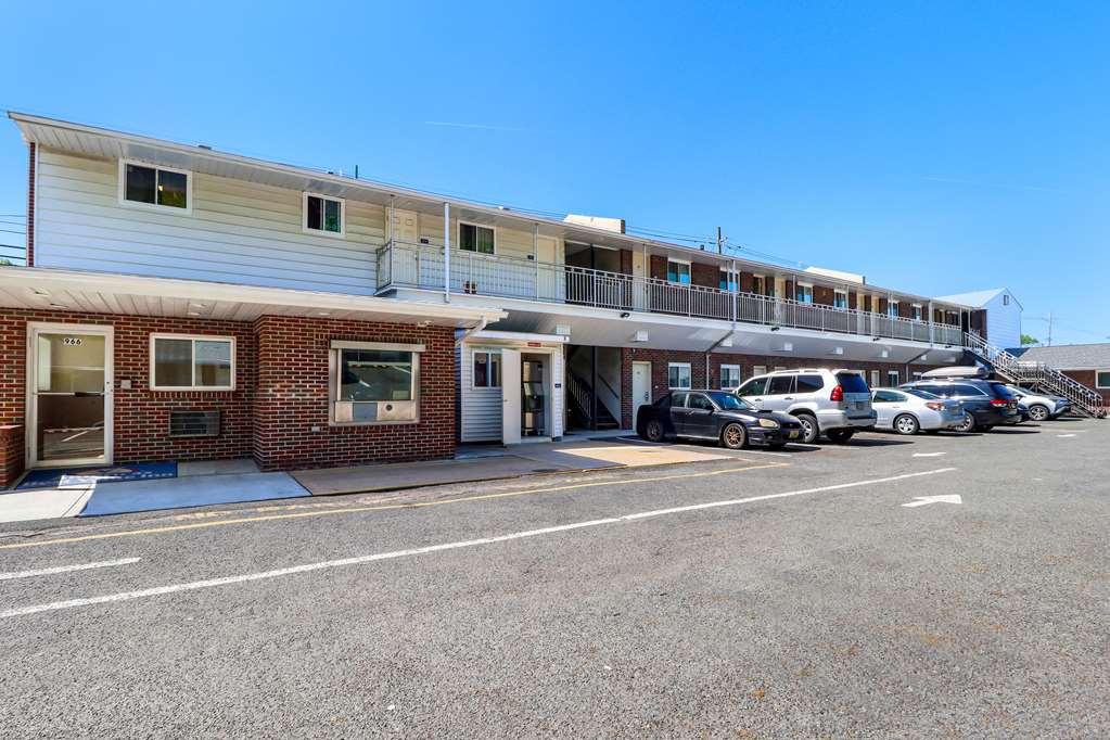 Americas Best Value Inn Avenel Woodbridge Exterior foto